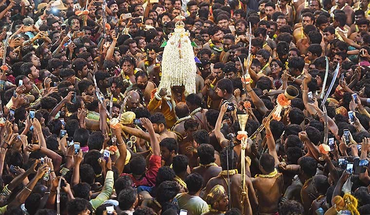 ವಿಶ್ವವಿಖ್ಯಾತ ಬೆಂಗಳೂರು ಕರಗ ಮಹೋತ್ಸವ